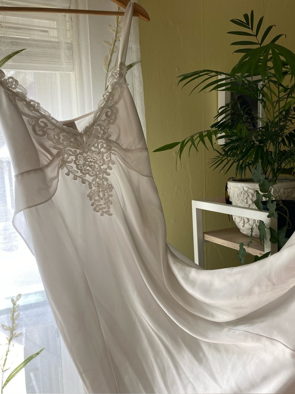 Jonquil | Gorgeous Silky Nightgown